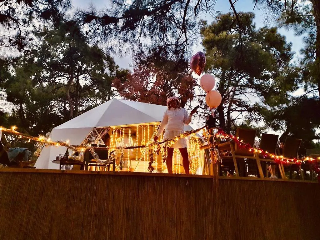 Foca Dome Glamping Suits 0*,