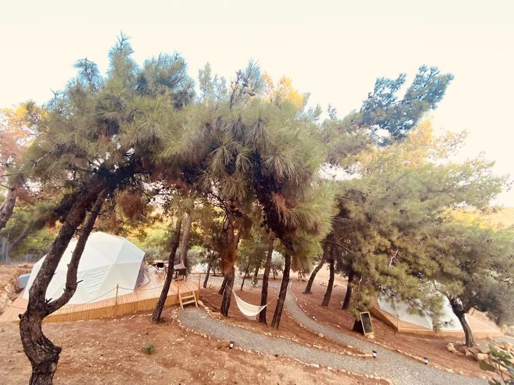 Foca Dome Glamping Suits Lodge